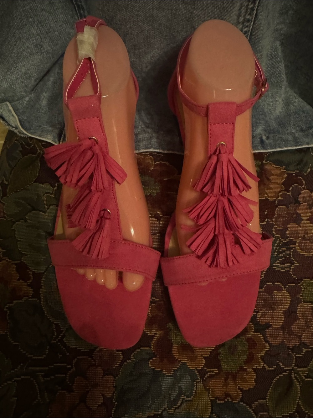 Cushion Walk by Avon Sz 10 Pink Tassel T-Strap Sandals NWOT 😊😊